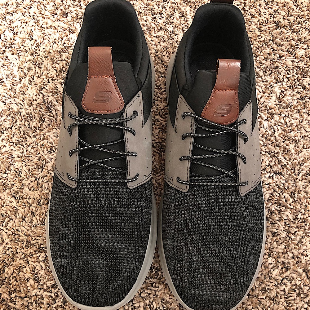 Skechers Classic Fit Delson Camden Sneaker